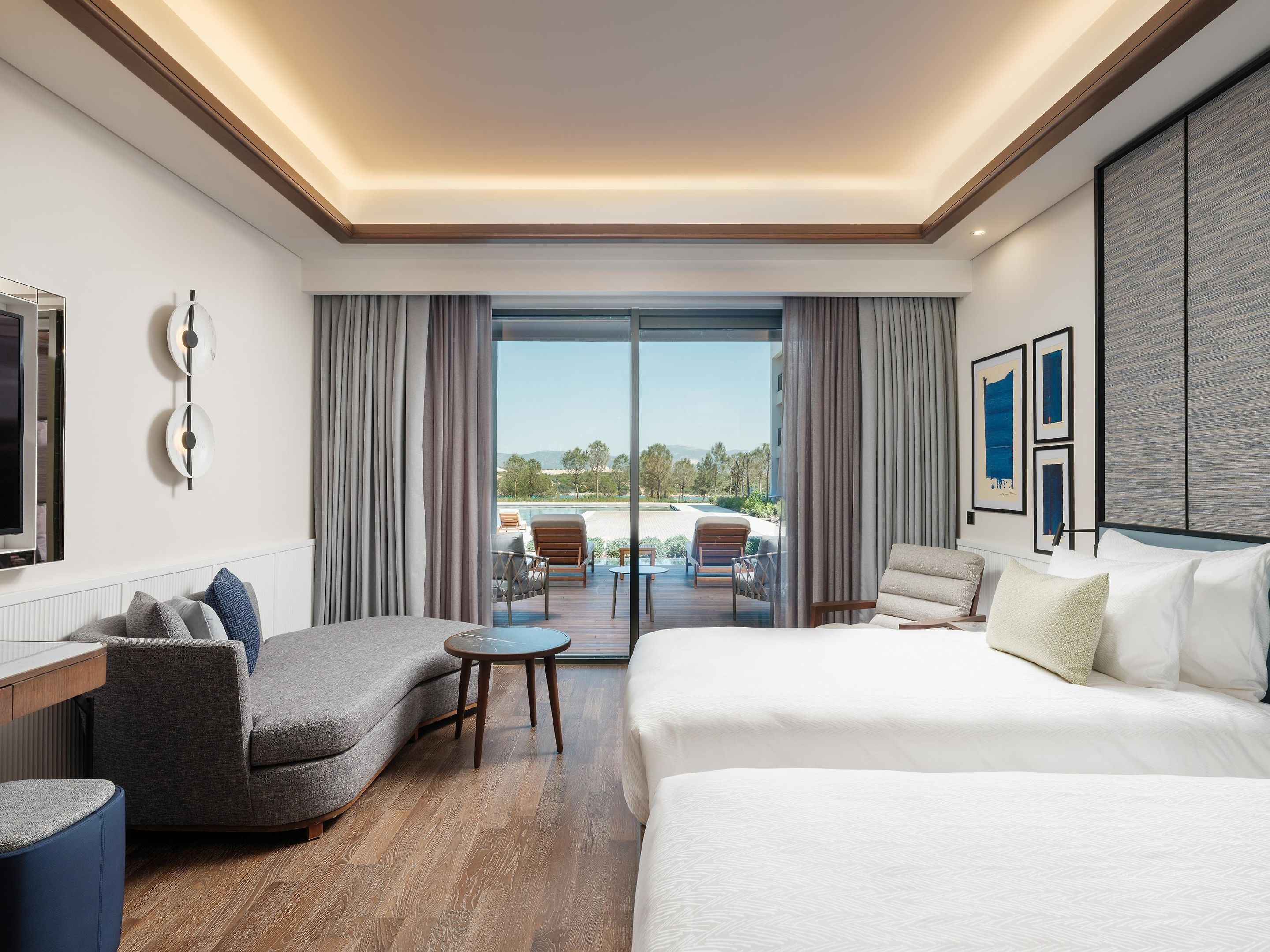 Premium bedding, free minibar, desk, laptop workspace