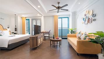 Senior Double Sea View with Balcony | Beach/ocean view