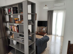 Appartement Panoramique, 1 grand lit et 1 canapé-lit, non-fumeur, vue ville (Iris Penthouse) | Coin séjour