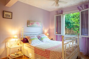 1 chambre, fer et planche à repasser, Wi-Fi gratuit, draps fournis