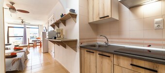 Studio Appartement 'Estudio En La Playa' met Uitzicht op de Bergen, Gedeeld Zwembad en WiFi