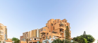 Studio Apartment 'Estudio En La Playa' with Mountain View, Shared Pool and Wi-Fi