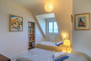 4 habitaciones, tabla de planchar con plancha y wifi gratis 