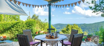 Chalet 'Mariti' avec vue sur la mer, terrasse privée et Wi-Fi