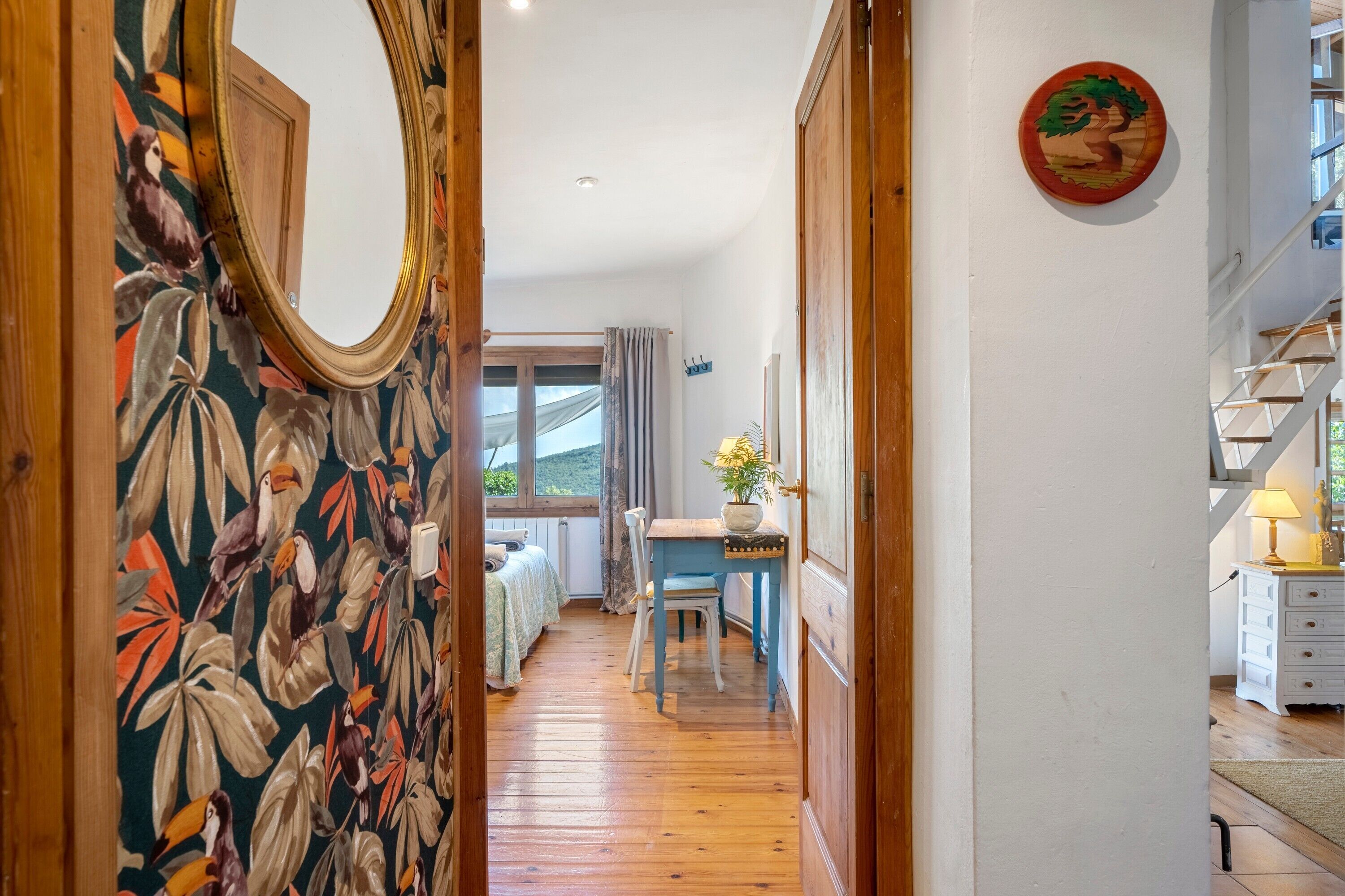 4 slaapkamers, een bureau, een strijkplank/strijkijzer, gratis wifi
