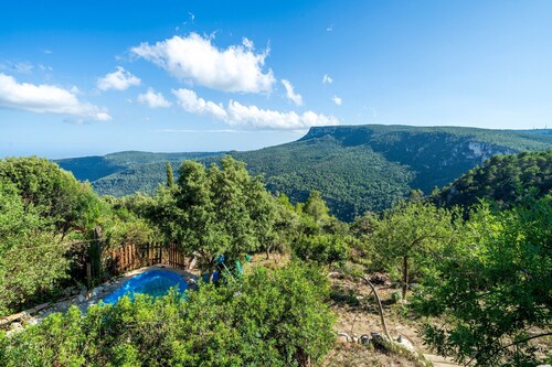Chalet 'Mariti' with Sea View, Private Terrace and Wi-Fi