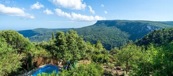Chalet 'Mariti' with Sea View, Private Terrace and Wi-Fi