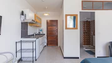 1 bedroom, bed sheets