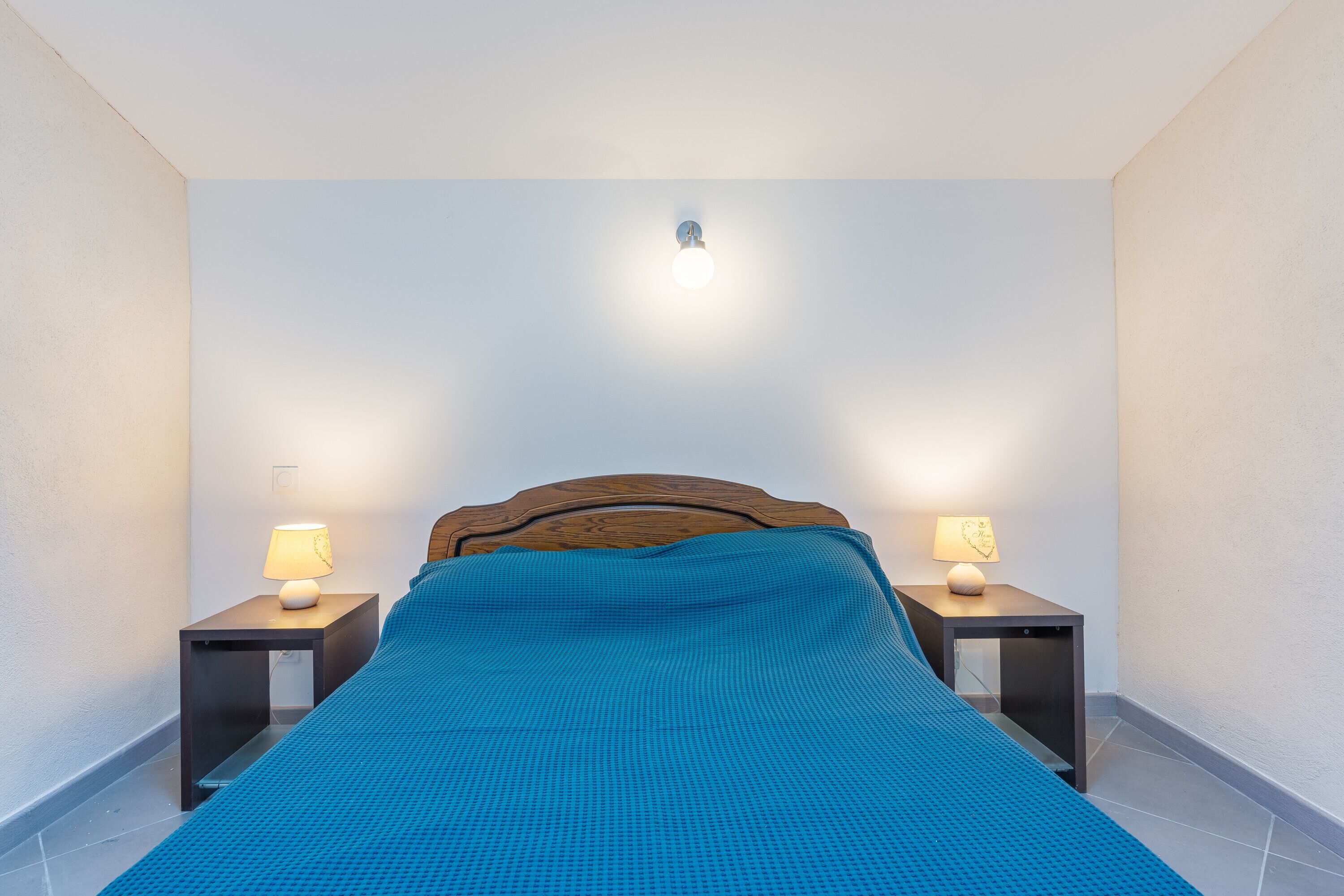 2 bedrooms, iron/ironing board