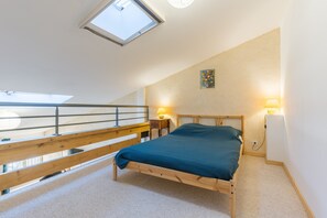 1 chambre, fer et planche à repasser, accès au Wi-Fi (inclus)