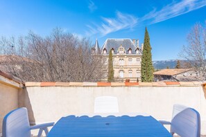 Outdoor dining - Apartment "5 - Au village F3 - climatisé terrasse" with A/C (Charleval)