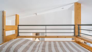 2 bedrooms, iron/ironing board