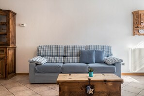 TV, DVD player - Apartment 'Villa Lory 6' with Mountain View, Shared Garden and Wi-Fi (Canazei)