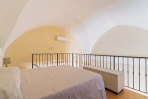 1 quarto, Wi-Fi de cortesia, roupa de cama