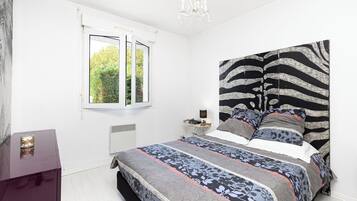 4 Schlafzimmer, BĂŒgeleisen/BĂŒgelbrett, kostenloses WLAN, BettwĂ€sche