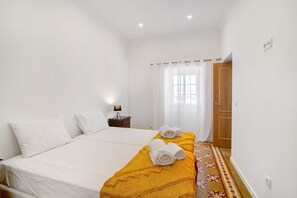 2 chambres, fer et planche à repasser, accès au Wi-Fi (inclus)