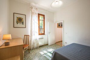 1 makuuhuone, silitysrauta/-lauta, ilmainen Wi-Fi, vuodevaatteet