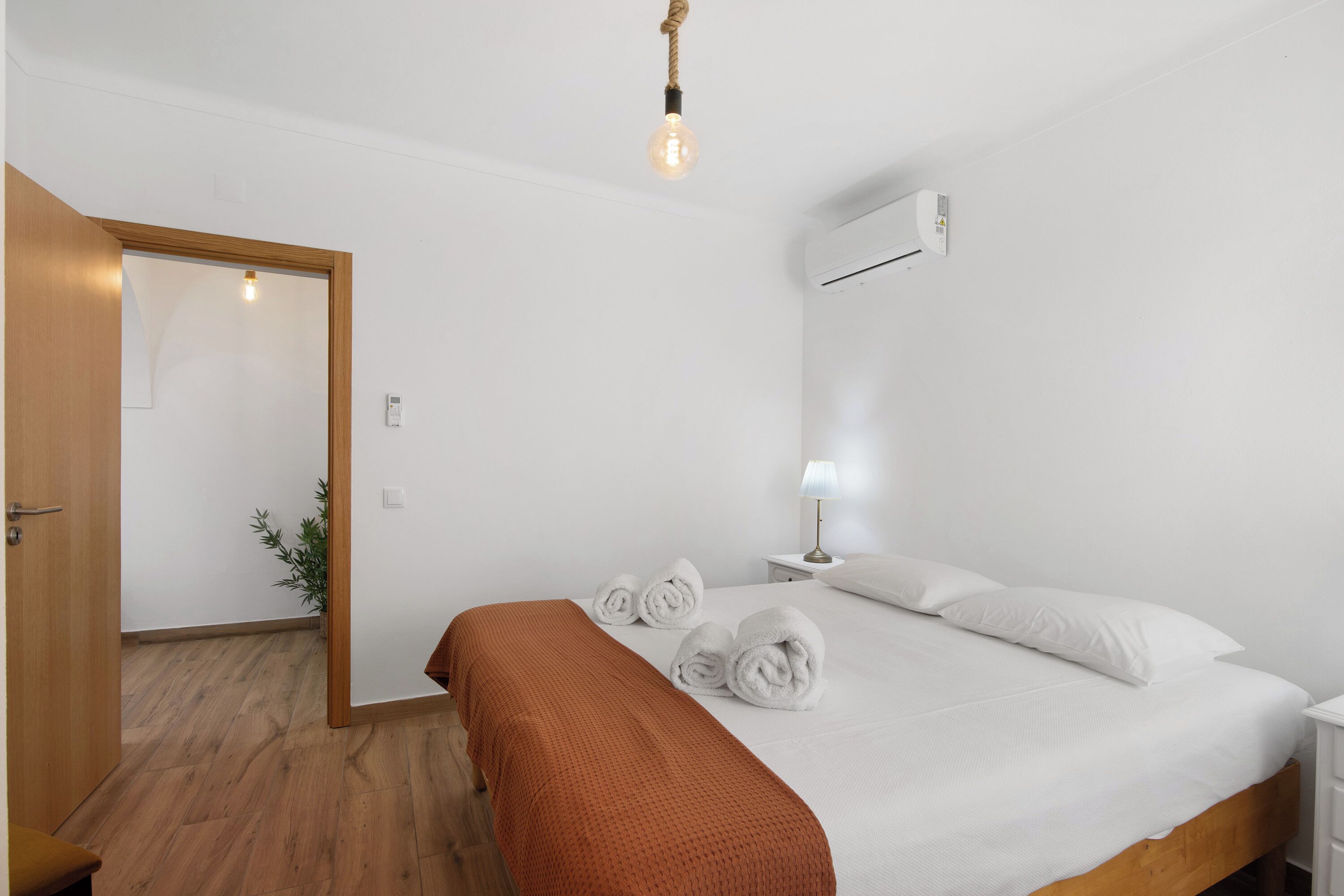 1 camera, ferro/asse da stiro, Wi-Fi gratuito, lenzuola