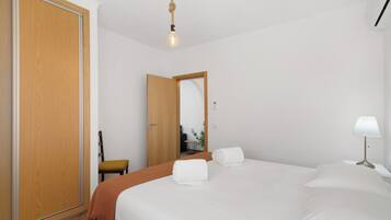 1 chambre, fer et planche Ă repasser, Wi-Fi gratuit, draps fournis