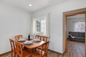Dining - Holiday Home 'Quinta Alegre Tavira T2' with Shared Pool, Wi-Fi and Air Conditioning (Luz)