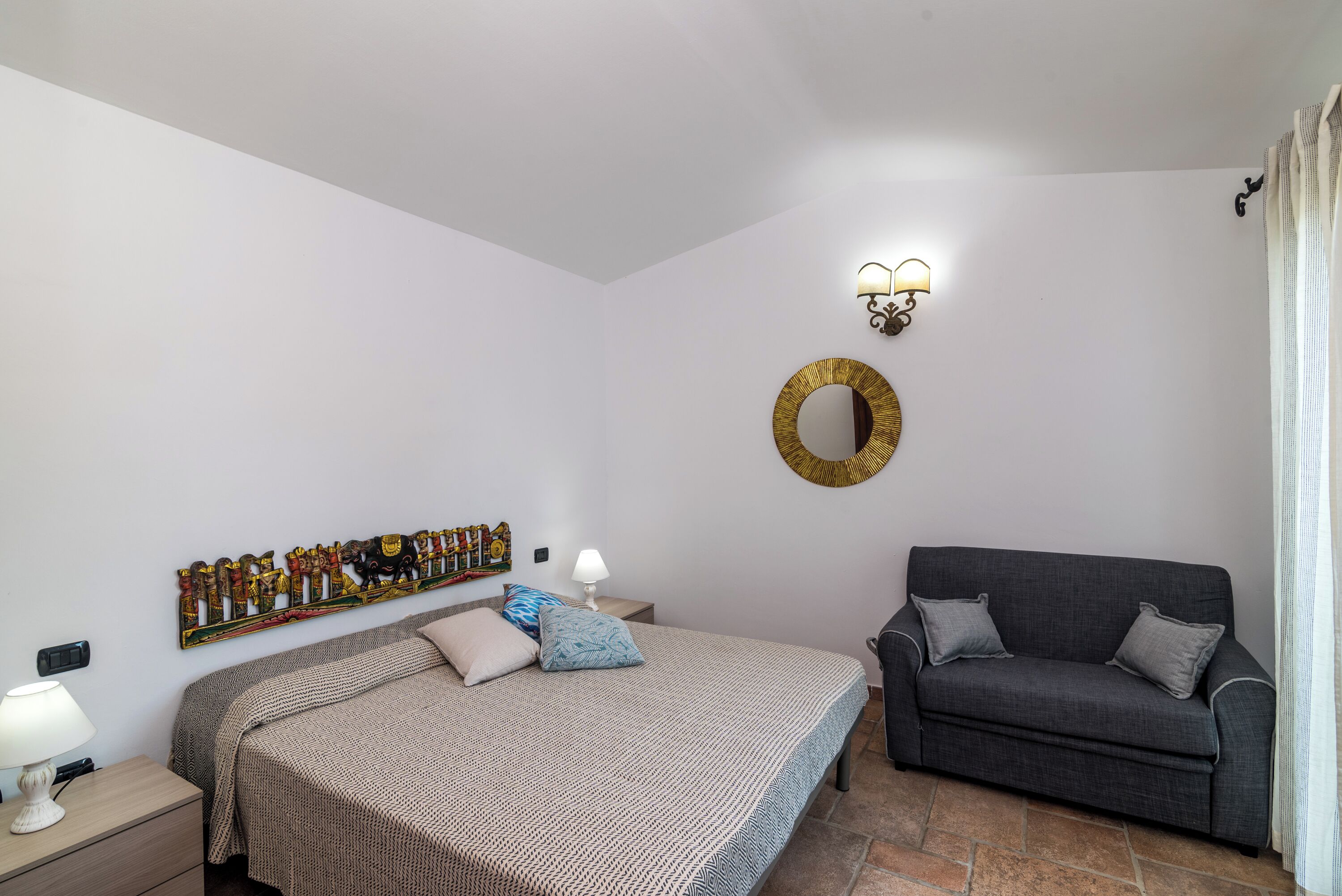 1 chambre, fer et planche à repasser, draps fournis