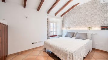 6 slaapkamers, een strijkplank/strijkijzer, gratis wifi, beddengoed