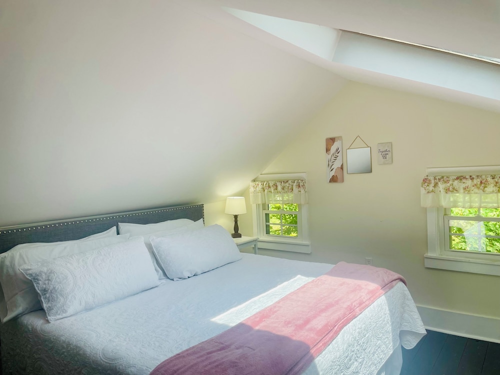 Beautifully updated riverside 1840 cottage on the bourbon trail near