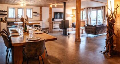 Demi-Chalet en plein coeur de Chamonix - Gabi
