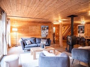TV, fireplace, stereo, offices - Demi-Chalet en plein coeur de Chamonix - Gabi (Chamonix-Mont-Blanc)