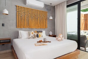 2 bedrooms, desk, iron/ironing board, travel crib