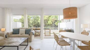 Una Smart TV, videojuegos, libros