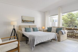 3 bedrooms, iron/ironing board, travel cot, WiFi
