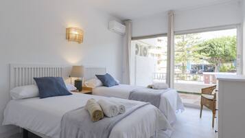 3 habitaciones, tabla de planchar con plancha, cuna de viaje y wifi