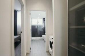 Dusche, Bidet, Handtücher