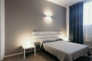 2 bedrooms, iron/ironing board, WiFi, bed sheets - GuestHost - Studio 1 is the best you could wish for in Bologna, a comfortable and beautiful home. It's a spacious, renovated and stylishly furnished two-room apartment, bright and airy, perfect for a couple or four friends. It's close to the highway and  (Bologna)