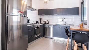 Apartemen | Makan di kamar