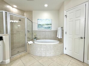 Combined shower/bathtub, jetted bath - Bay Harbor 505 - Water View! (Clearwater Beach)