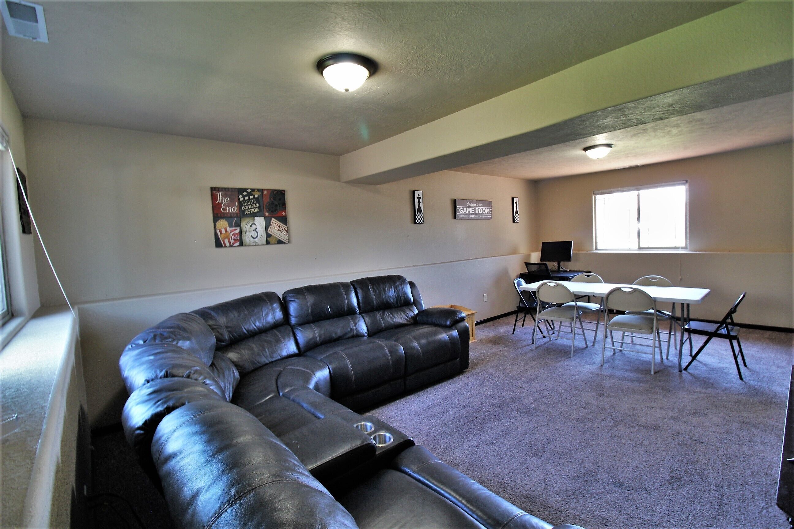 Beautiful Home With Large Yard And Hot Tub. Great For Families! - Rapid City, SD