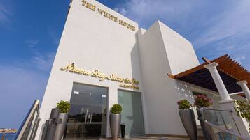 Fachada de la propiedad