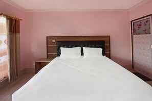 Deluxe Double Room | Free WiFi, bed sheets