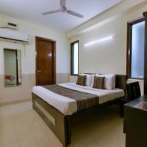 Deluxe Room - Hotel Olive Saffron (New Delhi)