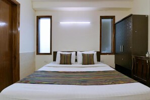 1 bedroom, free WiFi, bed sheets - Hotel Olive Saffron (New Delhi)