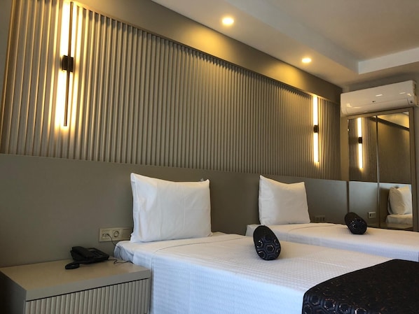 Premium bedding, minibar, in-room safe, desk - Grand Iska Hotel (Istanbul)