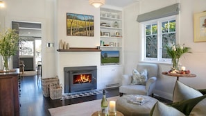 Smart TV y chimenea