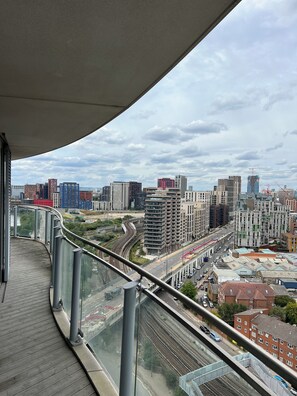 Apartment, 2 Queen Beds | Property grounds