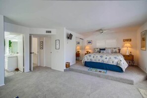 3 Schlafzimmer, Schreibtisch, Bügeleisen/Bügelbrett, WLAN