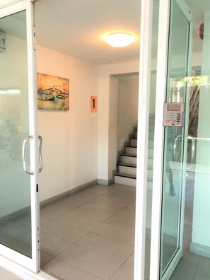 Front of property - Poonsuk Place Hotel (Bangkok)