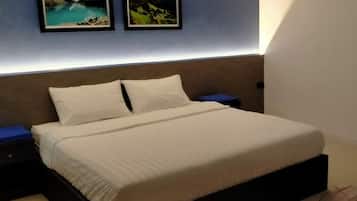Cortinas blackout, wifi gratis y ropa de cama