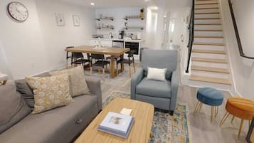 テレビ、書斎 / ワークスペース