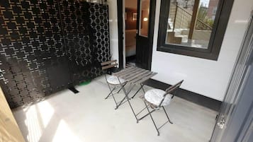 屋外ダイニングエリア